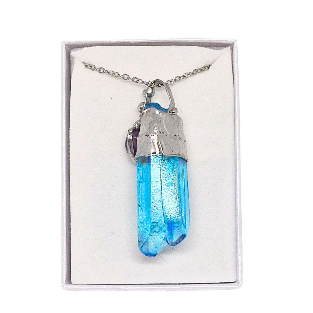 Cínovaný Aqua aura křišťál - hrot Blue Moon (unikátní parťák pro cestu životem)