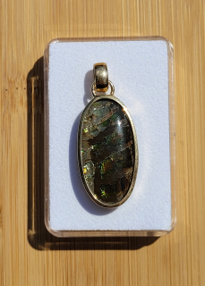 Ammolit ve stříbře AG925 (3,6x1,7x1,2 cm + očko) - Vysoká vibrace, posun vědomí, silná energie