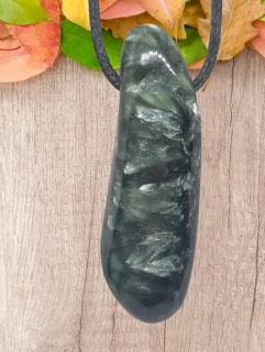 Serafinit (4,3x1,4 cm) - Ochrana, sebeléčba
