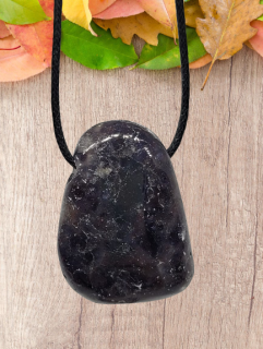 Cordierit/Iolith (2,7x1,8 cm) - Magie, ochrana před energetickými upíry