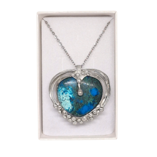 Cínované chryzokolové srdce (ochranný talisman)