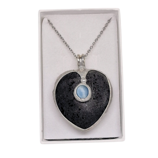 Cínované lávové srdce (ochranný talisman)