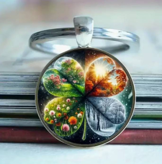 Klíčenka/amulet - Čtyřlístek čtyř ročních období (štěstí, ochrana)