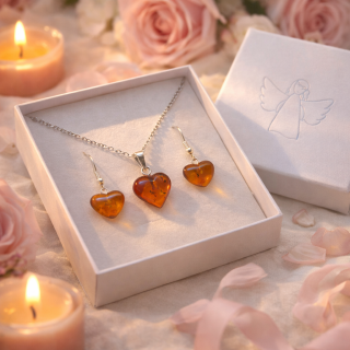 Sada stříbrných šperků - Jantarová srdíčka (energie, zdraví) + dárková krabička a nerezový řetízek