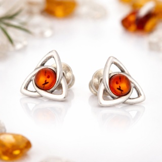 Stříbrné náušnice s jantarem – Triquetra (pravý jantar, stříbro)