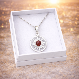 Stříbrný přívěsek s jantarem - Sluníčko + dárková krabička a nerezový řetízek