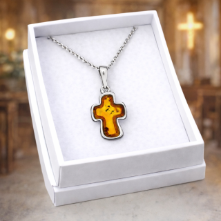 Stříbrný přívěsek s jantarem - Křížek + dárková krabička a nerezový řetízek